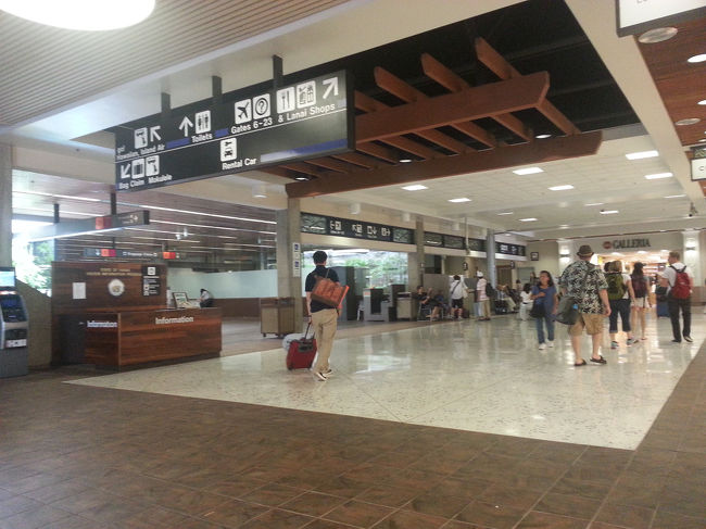 食事後は空港内を、お決まりの徘徊。