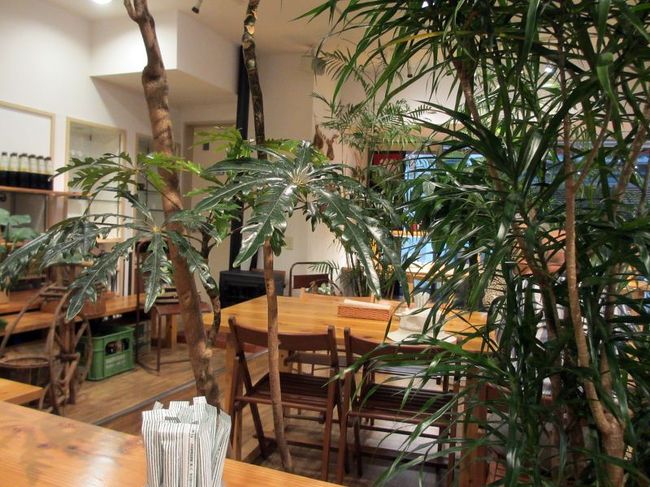 名前の由来はこんな感じの店内だからなのかな…？と思ったり。<br />ここも別の友人と何度か来たことがあります。