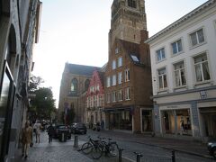 救世主大聖堂の方へ。