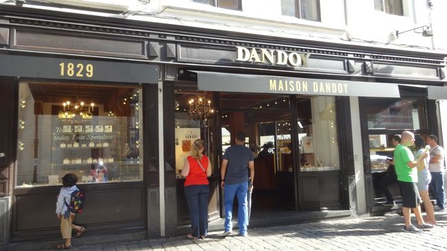 ワッフルを食べに、DANDOYへ