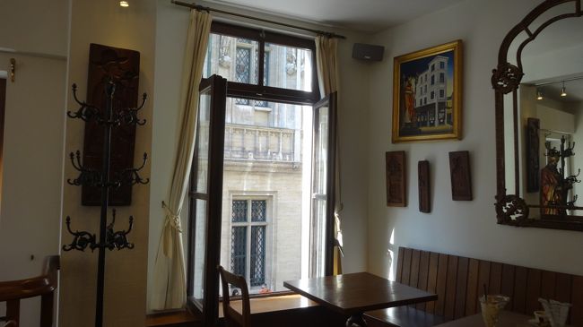 大丸東京にも出店してて そこのワッフルが美味しいので、本店はどれだけ美味しいんだろ〜♪<br />と楽しみにしてきました。