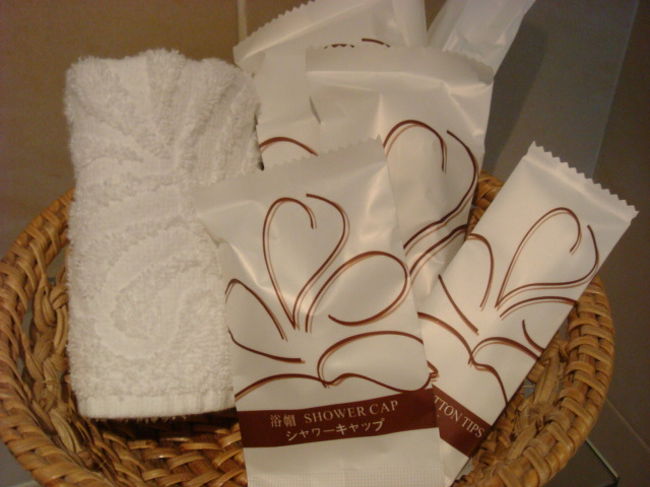 アメニティ。ブランド物ではありませんが、最低限必要なものが揃っています。