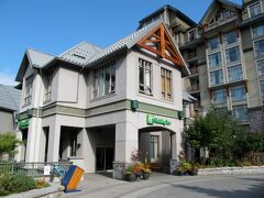 朝食は 昨夜の残り物のマッシュポテトなどを食べて、ホリデーイン・ウィスラー（Holiday Inn Whistler Village Centre）をチェックアウトします。
駐車場は夕方6時まで使えるので、車は置いたまま 山に向かいます。