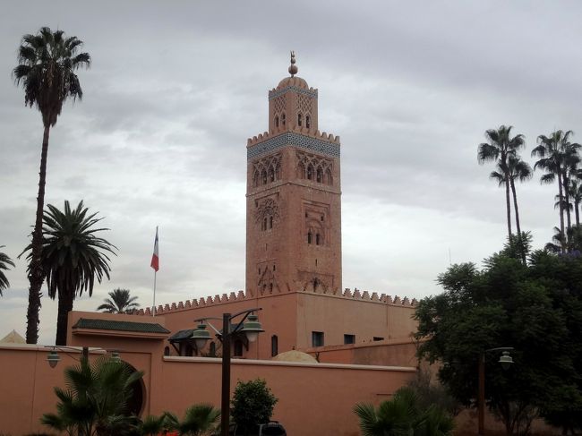 マラケシュのシンボルクトゥビア。街のどこからも見ることができます。夜はライトアップされていてその姿も素敵でした。