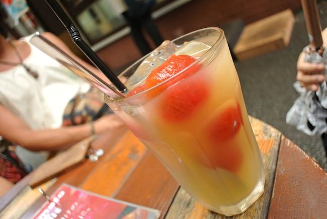 美味しいコーヒースタンド<br />だけど、トロピカルなジューズを頼む