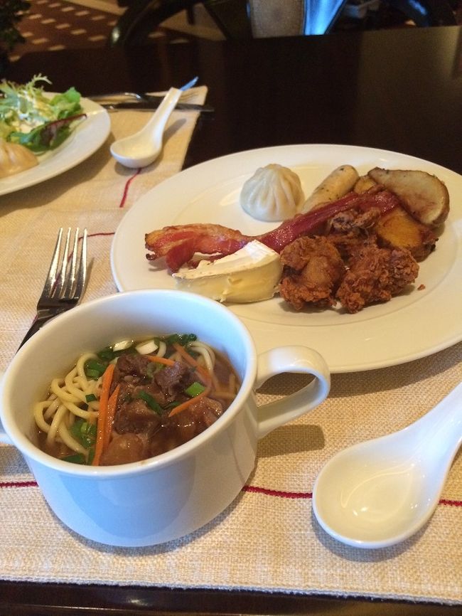 朝から麺を頂いてみました。<br /><br />なんかパスタみたいな麺でした。