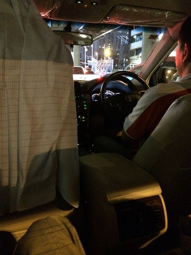 お友達が運転手付きの生活（裏山シス）なので、<br /><br />アパートまで乗せてもらい帰宅。