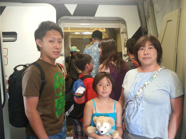 遂に強制送還の時がきました。<br />思いっきり深呼吸して乗り込みます！(^o^)<br />そして僕は来るときと同じく、機体を触って『よろしくね！』のご挨拶です。