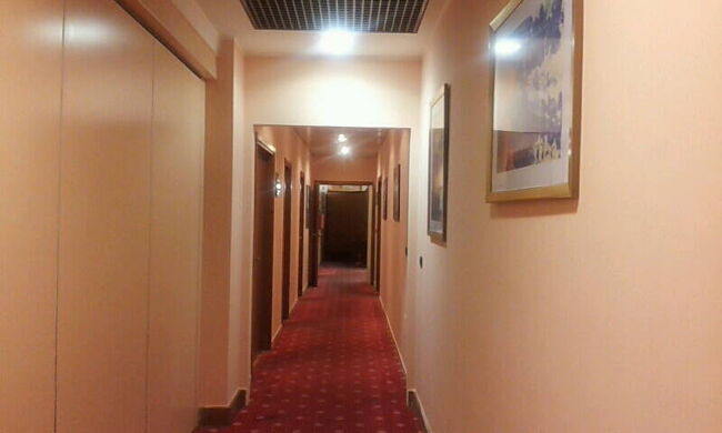 ローマの空港から　バスで３０分ほど走って　ポメツィアの<br />ホテルに着きました。