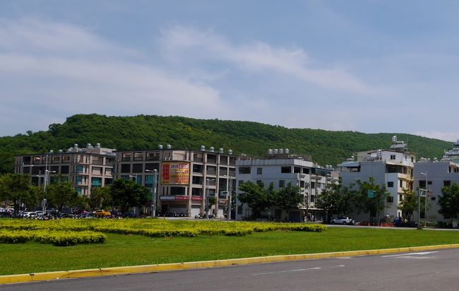 廻りはがらんとしている．新開地なのかなあ．アパートが建っている