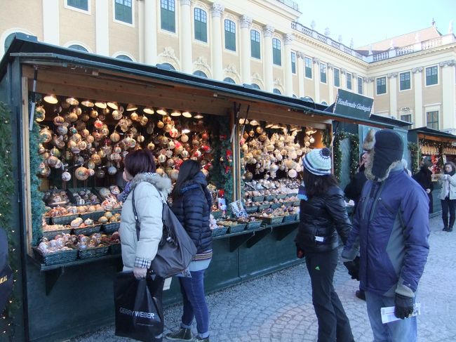 クリスマスオーナメントのお店。