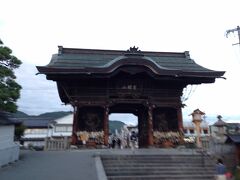 長野に来たからにはやはり善光寺に行かなくては。
