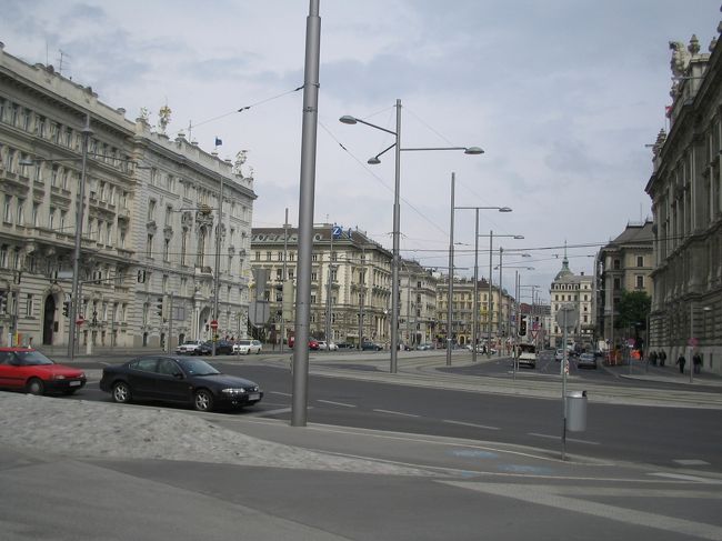 ウィーン市内<br />清潔です。<br />治安もいいと思います。