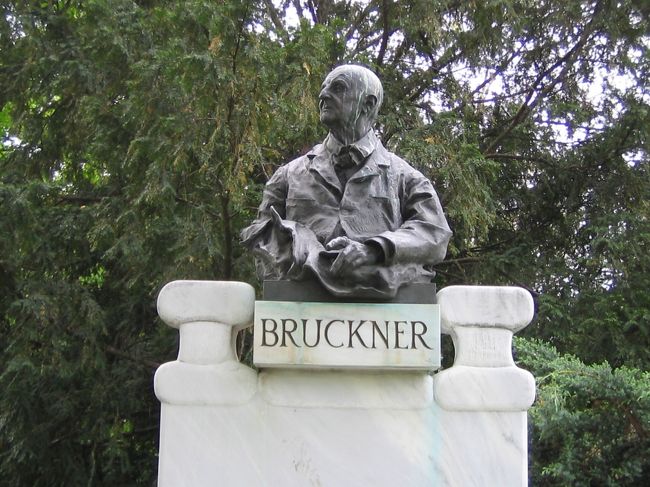 ブルックナー像<br /><br />「アヴェ・マリア」が有名<br />直訳すると「こんにちは、マリア」