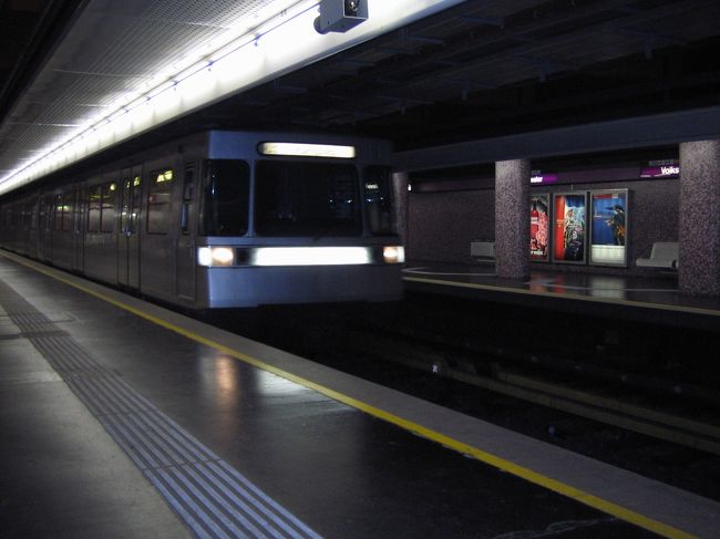 地下鉄に乗って、目指すは…