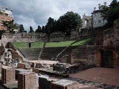 【名所】
ローマ劇場。古代ローマ期。2015年秋現在、入場はできないもよう。
