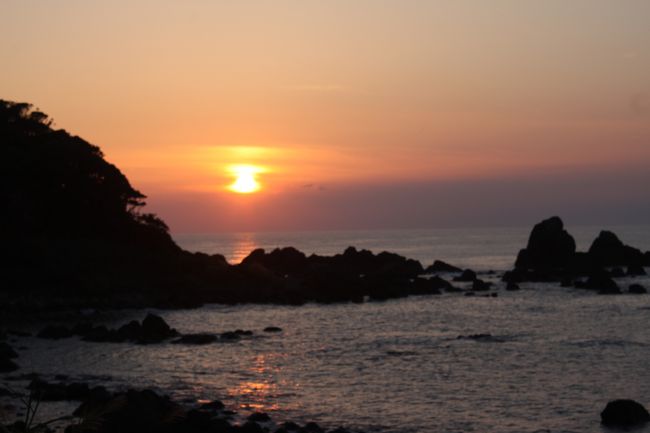 呼鳥門の近くで夕日を見て帰りました。