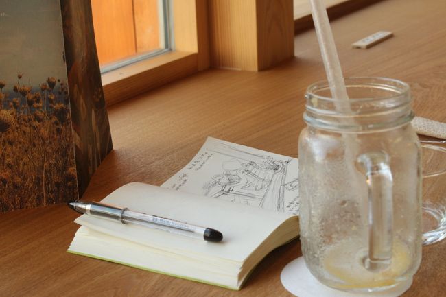 たっぷりはいっていて、種類も豊富。季節のスムージーというのを頼んでいました。<br />飲んでしまってから写真を撮り忘れていることに気が付きました。