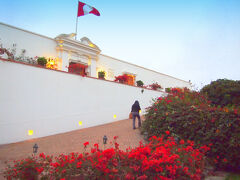 16:50　ラファエル・ラルコ・エレーラ博物館
個人収集家ラルコ氏の土器をメインとしたコレクションを展示する博物館です。
アルマス広場から１時間くらいと、ちょっと郊外にありますが、ここは面白い博物館でした。
ガーデンも素敵です。