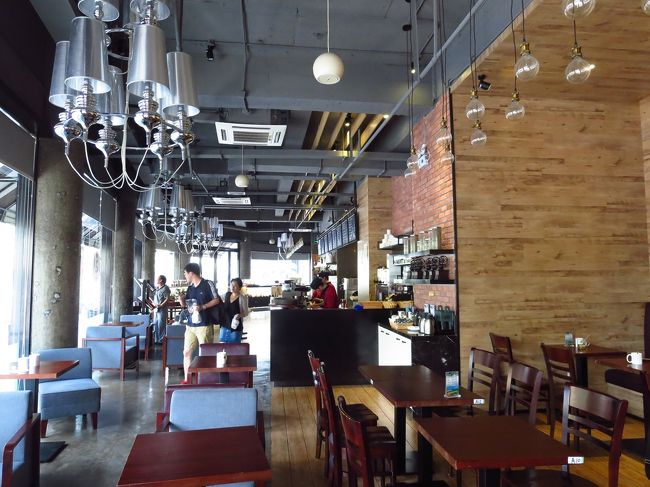 ○　Bread Star<br /><br />ベーカリー付設カフェ