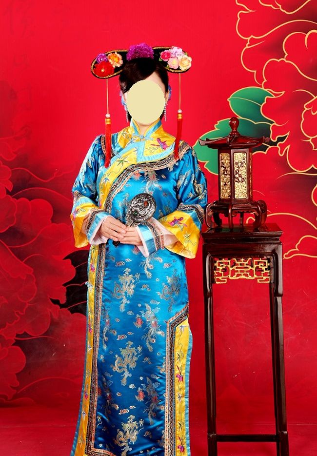 まずは清の時代の衣装から。