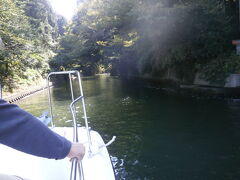 そこから　人工的に手を入れて　舟の取れる水路になってますが　浦見川といいます