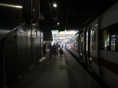 11:58頃ハンブルク中央駅に到着、発車は11:38発の予定だったので、20分強の遅れです。