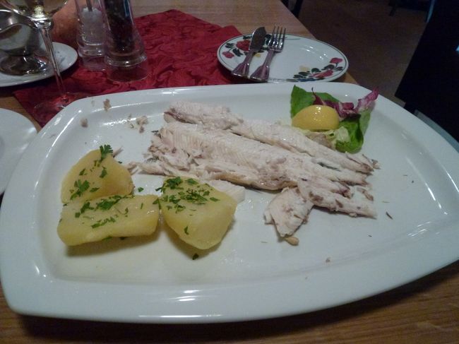 で、こんな感じ。<br />バターをかけて食べるのだけど<br />あっさりしてて美味しかった〜