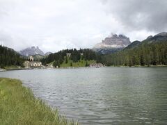 14:35 ミズリーナ湖 Lago di Misurina 1756m

右に見えるのがトレ・チーメ・ディ・ラヴァレード。