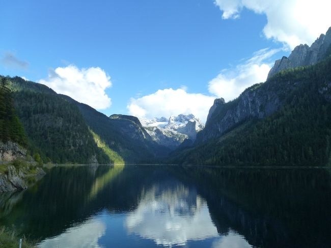 キレイな湖。<br />ハルシュタット湖とは全然違う趣です。