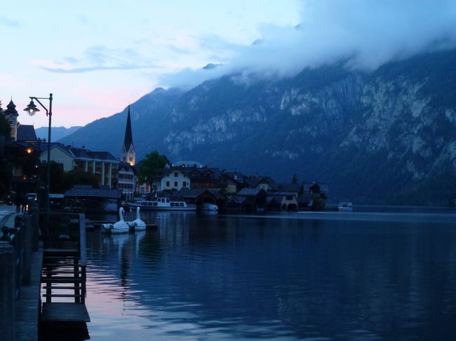 夕暮れのハルシュタット湖