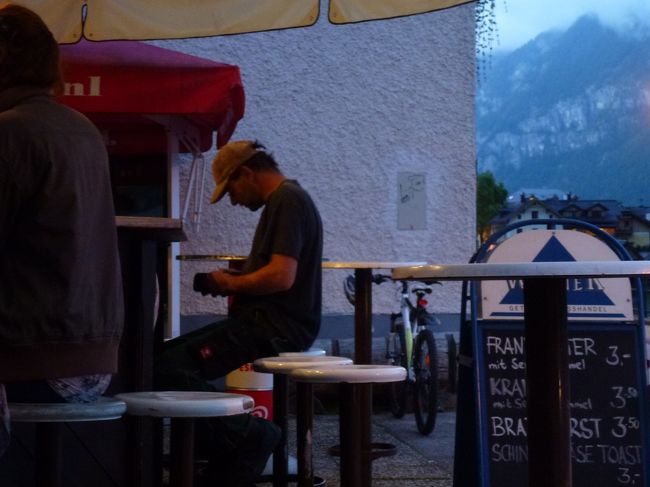 この人車で飲みに来てたよ。<br />飲酒運転は寛大なのかな？？