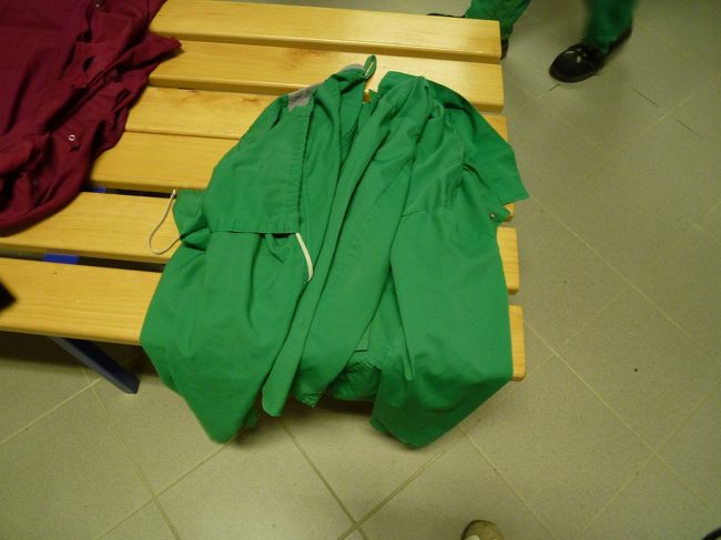 坑夫の格好ではないけど、、、<br />作業服着せられます。<br /><br />絶対スカートで来たら後悔するところ。