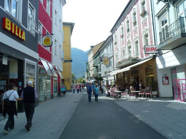 右側のが有名なカフェツァウナー