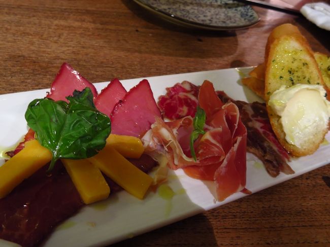 こっそり行ったのに、お店の人が気をきかせてくれて、Tちゃんがわざわざ挨拶に来てくれました。