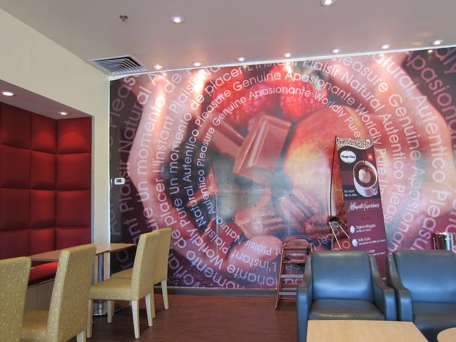 店内は洒落た雰囲気。