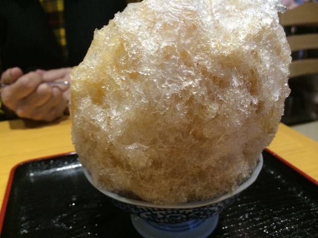 <br />　下北沢の大山茶園の氷。　ほうじ茶は、最高です。