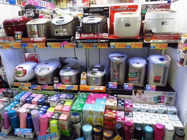 セントレアの電気屋さん、中国人の大好きなアイテムいっぱい笑