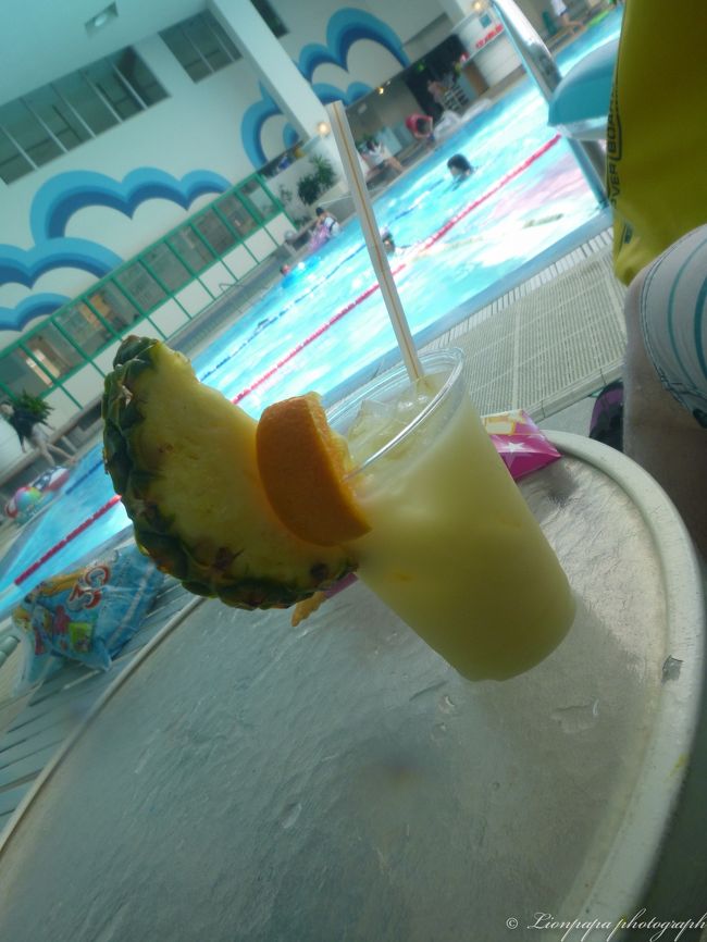 パパは一人で休憩。<br />ママに見つかり、一人で何してるの！と怒られました。<br /><br />パパ；たまにはいいじゃん。<br />ママ；たまにじゃないじゃん。いつもでしょ！<br />