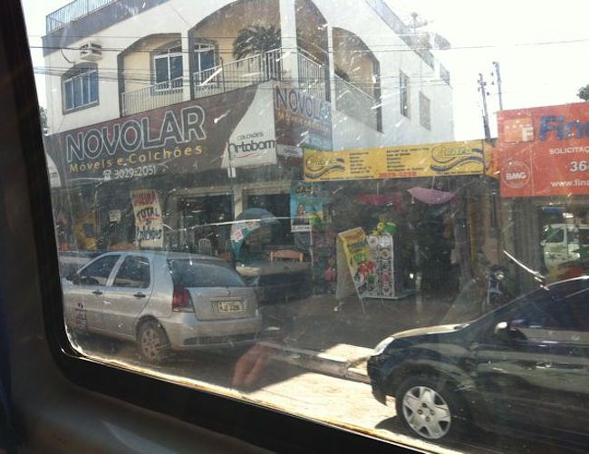 昼頃、ホテルをチェックアウト。<br />いよいよこの旅のハイライトとも言えるパンタナールに向けて出発します♪<br /><br />これは、送迎車から見るクイアバの街中。<br />