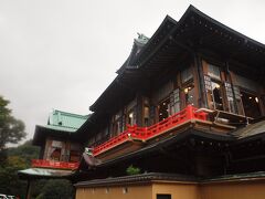 さて、１日目はここで終了なので、
これから宿へと向かう。

本日の宿は、富士屋ホテル。
有名ホテルなのでご存じの方も多いかと思うが、
芦ノ湖からは離れているので、バス移動となるのだが・・・

社内は大混雑、そして小涌谷手前から道路も大混雑。
宿のある宮ノ下はもうすぐなのに、
もどかしい時間が過ぎていく。

でも、少しずつでもバスが進んでくれたおかげで、
暗くなる前に到着することができた。