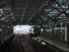 　福井駅到着です。
　前方に、先発の越美北線九頭竜湖行きが停車していました。