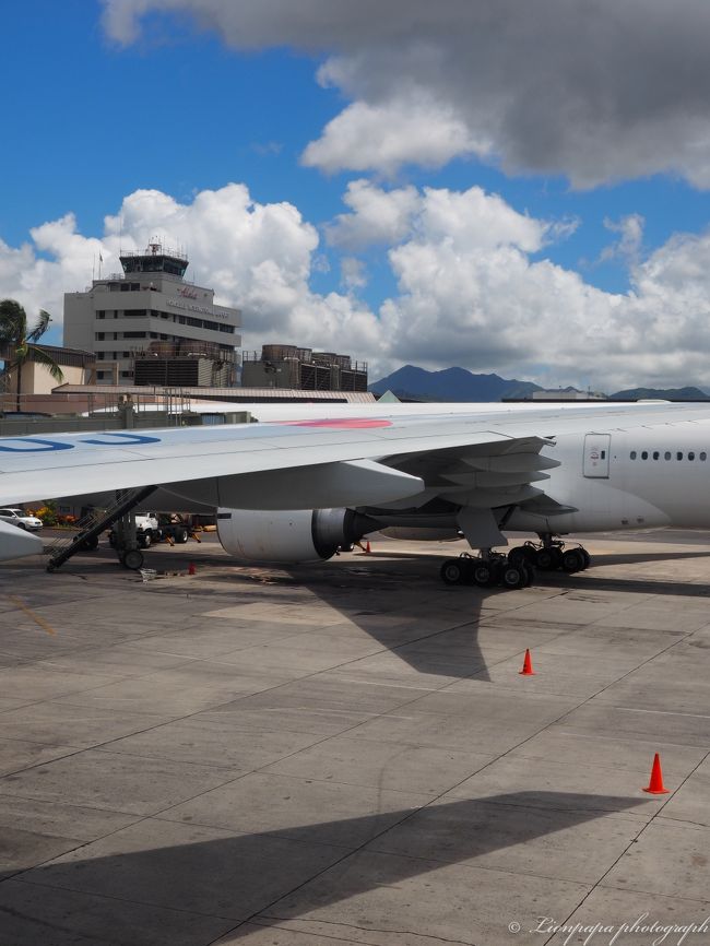 ホノルル国際空港到着です。