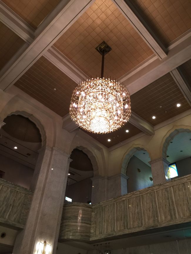 キラキラしてて<br />結構インパクトありました。<br /><br />大理石の重厚な作りも…