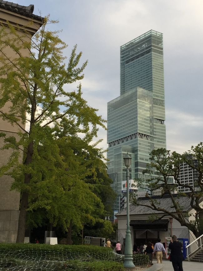 あべのハルカスも<br />直ぐそこに見えてます。