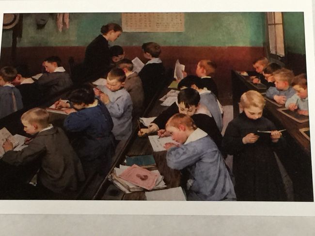 『教室にて,子供たちの学習』<br /><br />アンリ・ジュール・<br />　　　　ジャン・ジョフロワ<br />1889年　<br />パリ・フランス国民教育省所蔵<br /><br />こちらは、本当にいきいきと<br />教室内の音が聞こえて来そうな絵<br />でした。<br />美術館所蔵ではないようなので<br />貴重な一枚ですね。