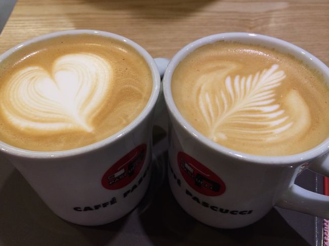 食後のお買物が終了して、ラテで一服。