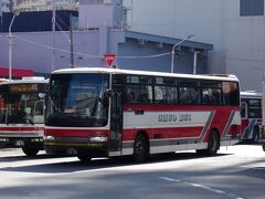 10:25発の富良野行き高速バスにぎりぎり乗車。
3連休なので混んでいましたが、何とか座れました。

本来であれば富良野に11時到着でしたが、このバスだと13時前到着。