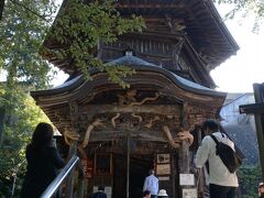 厳島神社から階段を登り円通三匝堂にでます。通称栄螺堂。重要文化財。この建物を見たかった。