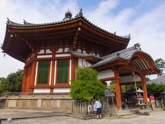 興福寺に到達。八角堂。